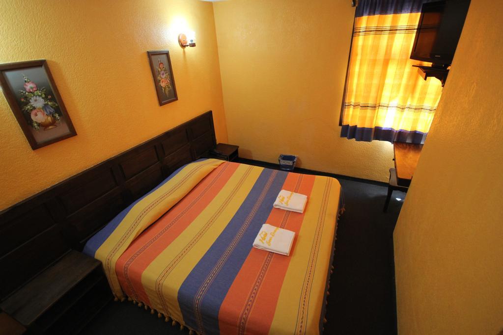 Hotel Plaza Santo Domingo San Cristobal de las Casas Quarto foto